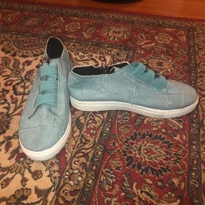 Cute comfy faux suede sneakers